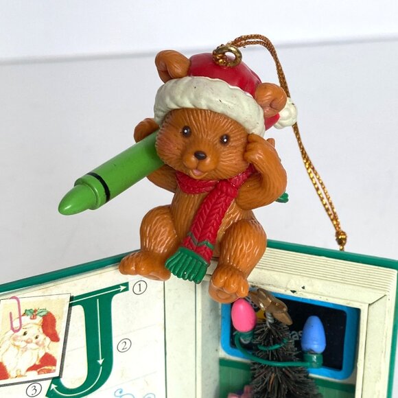 1997 Lustre Fame Bear Sitting On Santa Story Book J for Joy Ornament Vintage - Picture 4 of 12